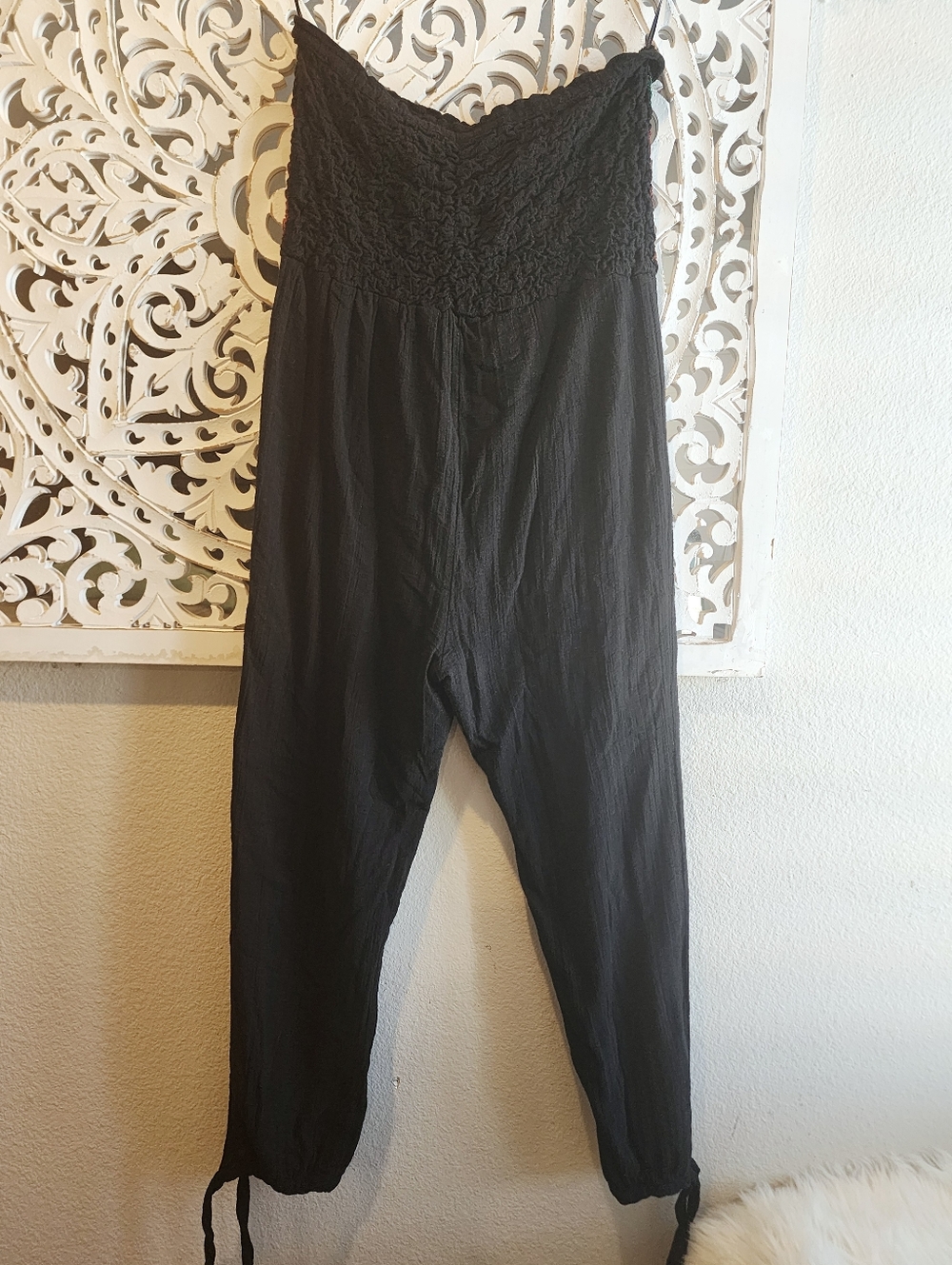 FREE PEOPLE KARAN STRAPLESS SMOCKED FLORAL JUMPSUIT  IN BLACK SIZE MEDIUM - Picture 8 of 16